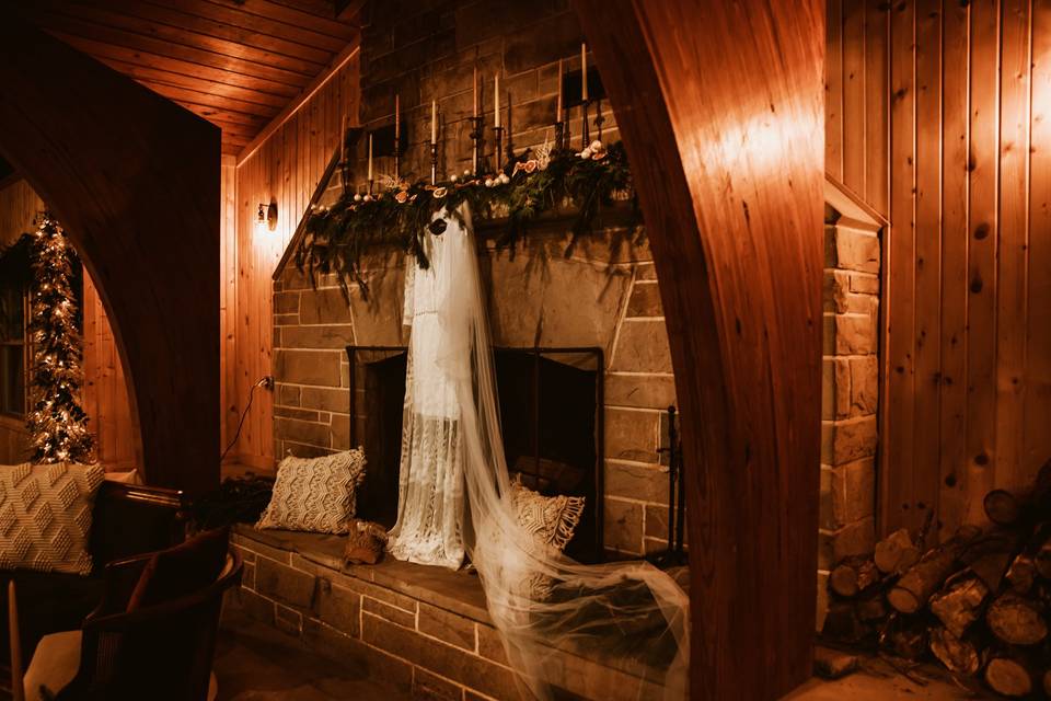 October wedding wireplace