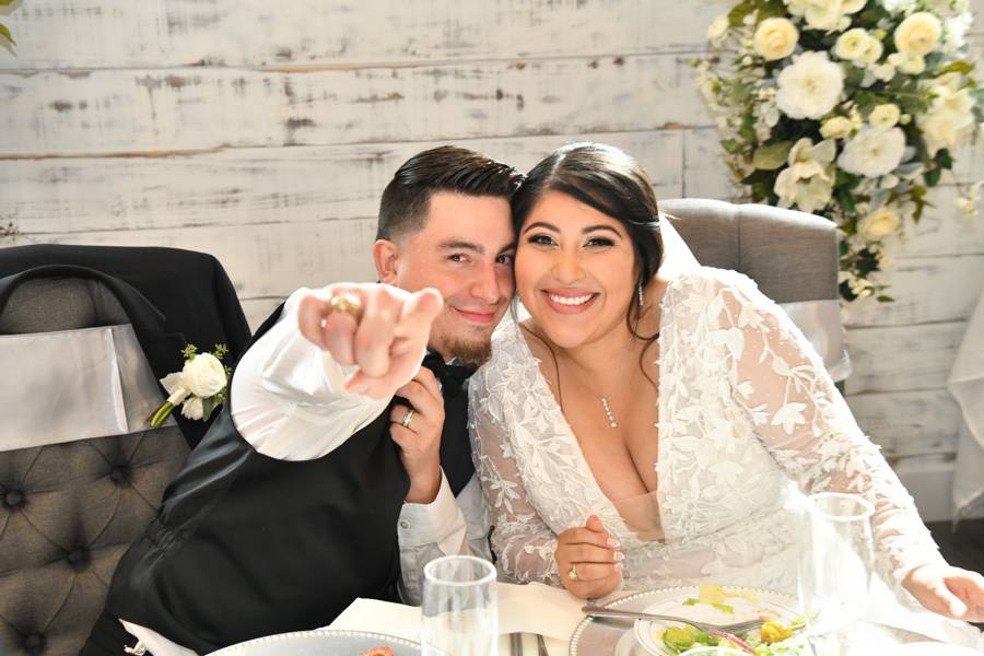 Happy couple sweetheart table