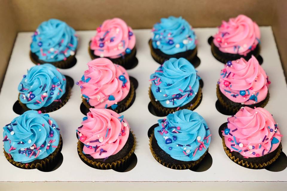 Blue and pink cupcakes