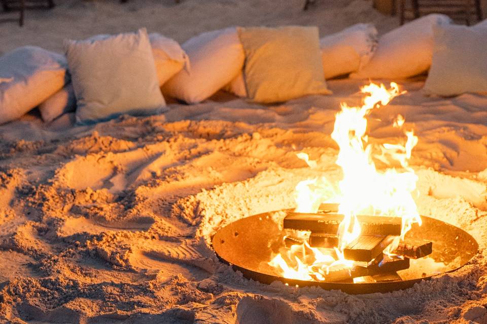 Hotel Beach Bonfire