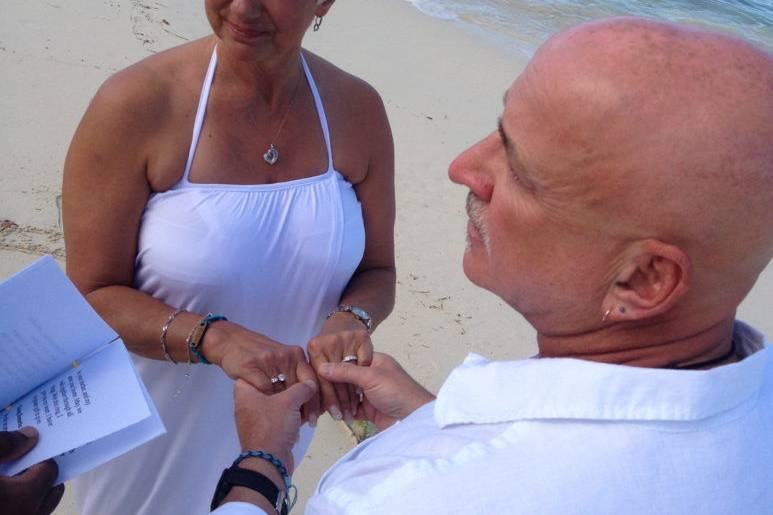 Bahamas wedding ceremony on Nuptial Beach with Glenn Ferguson Bahamas Wedding Officiant