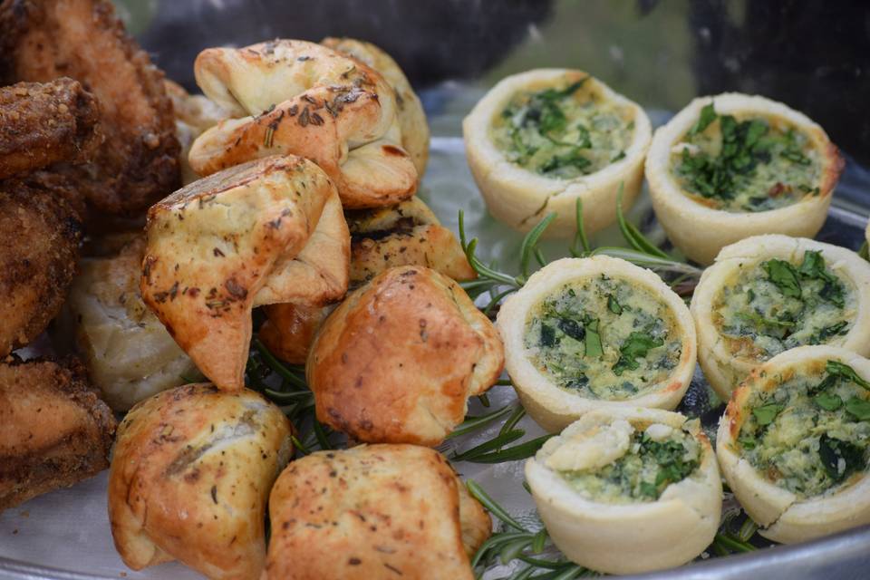 Spinach in phyllo cups & mini beef wellingtons