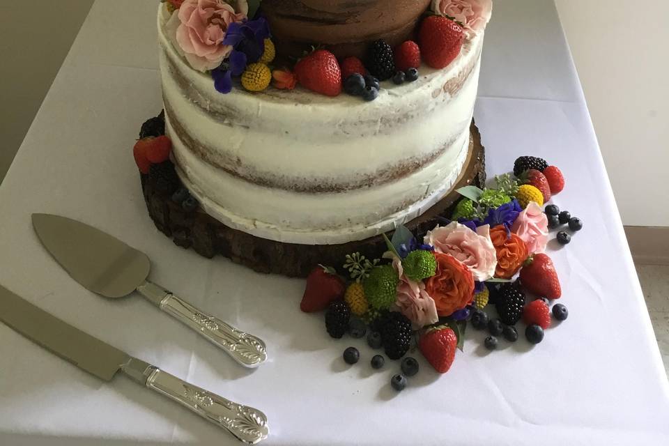 Naked cake with fruit