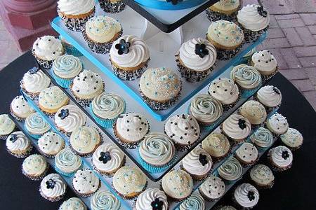 teal wedding cupcakes