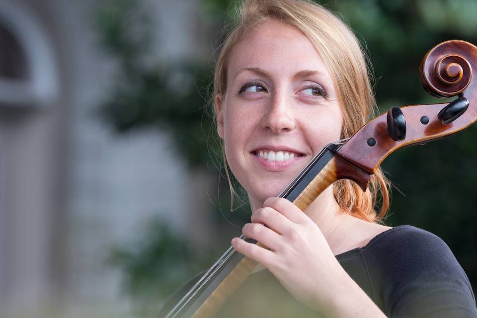 Victoria Olmer Cellist