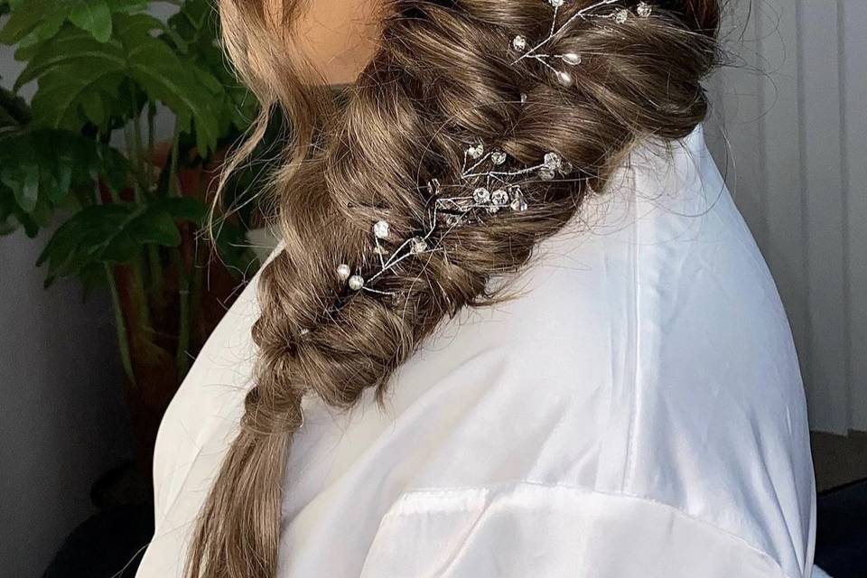 Bridal braid with pearls