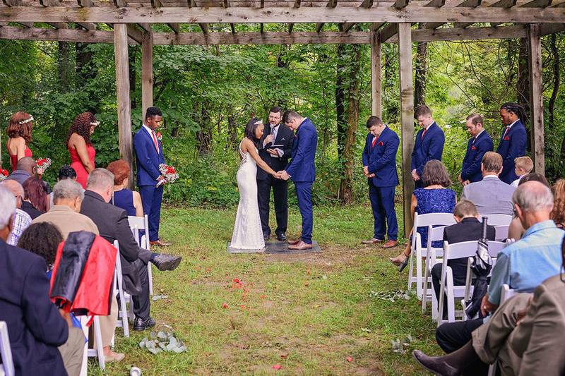 Natural outdoor ceremony