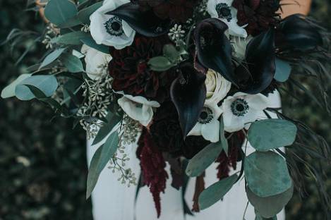 The bride holding her bouquet