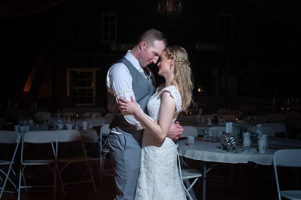 Lake Elsie Wedding Barn