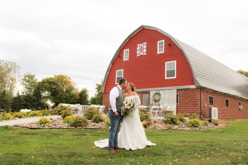 Lake Elsie Wedding Barn