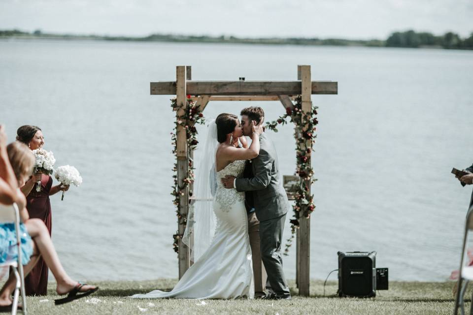 Lake Elsie Wedding Barn