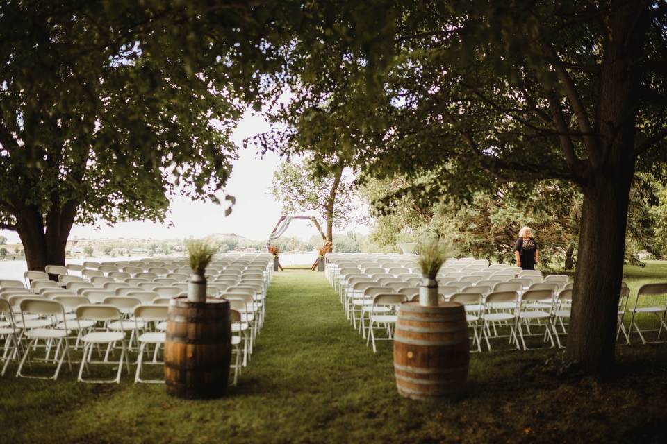 Lake Elsie Wedding Barn