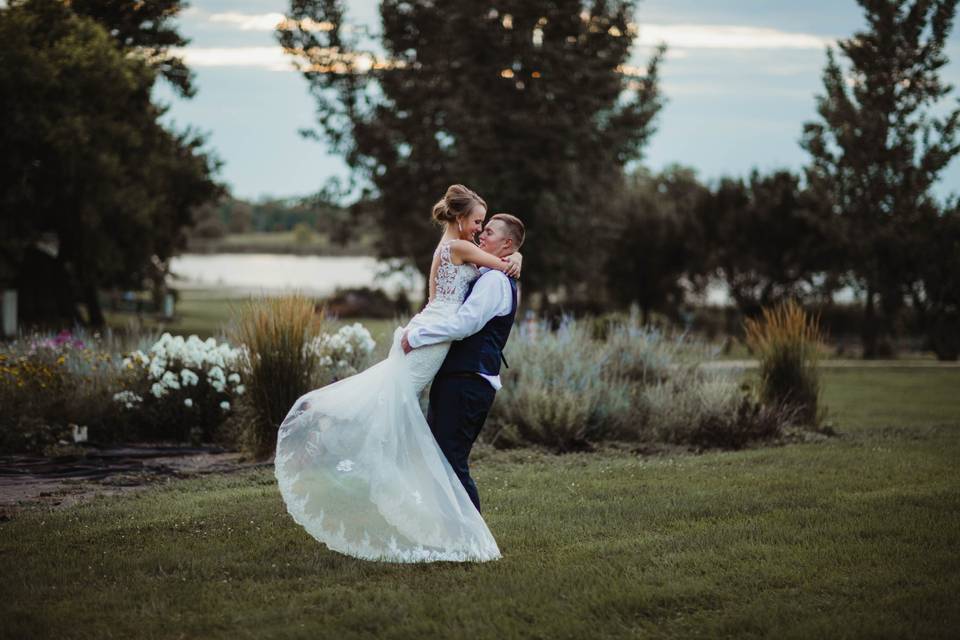 Lake Elsie Wedding Barn