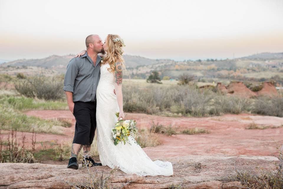 Valerie michelle photography. Baltimore maryland wedding photographer. Bride and groom portraits at a destination wedding in colorado.