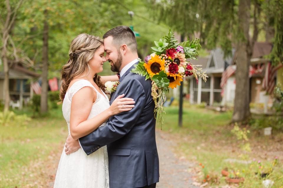 Valerie michelle photography. Baltimore maryland wedding photographer. Bride and groom portrait at a glyndon maryland fall wedding. Historic emory grove wedding