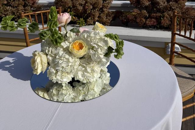 Cocktail table