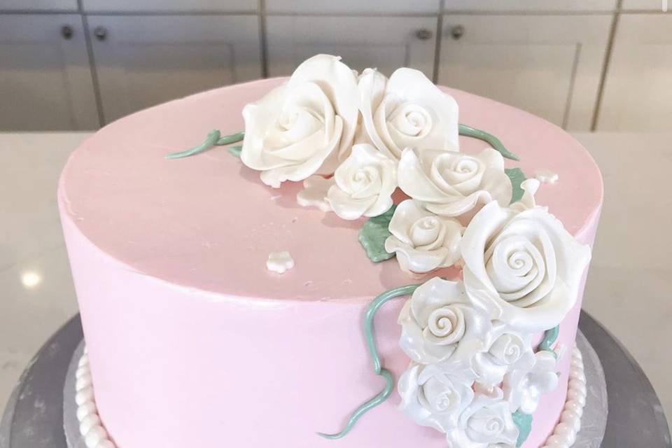 Cake w/ Fondant Flowers