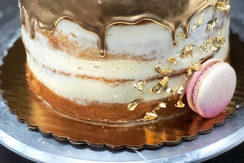 Cake w/ Gold Drip & Fruit