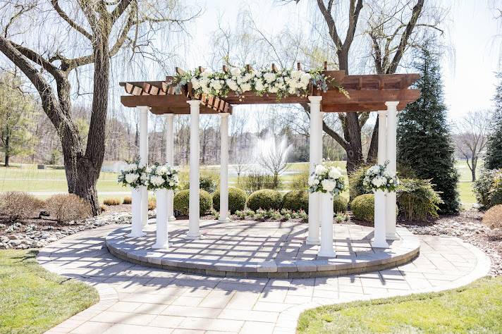 Turf Valley Inn Pergola