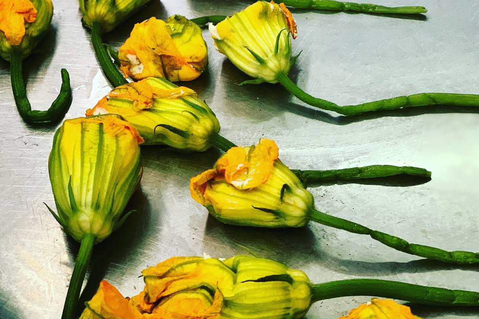 Squash blossoms with honey