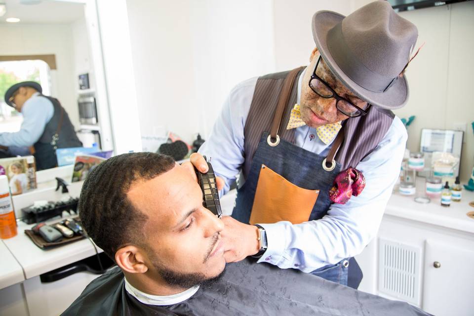 Men's grooming in mobile salon