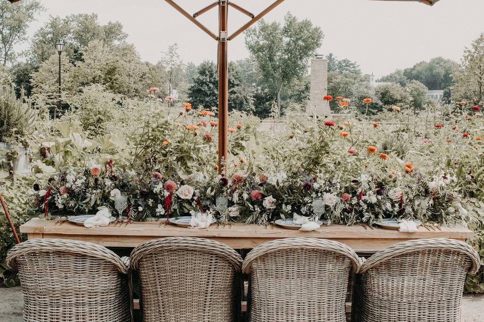 Head table arrangement