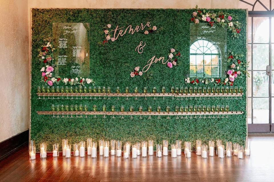 Champagne Hedge Wall