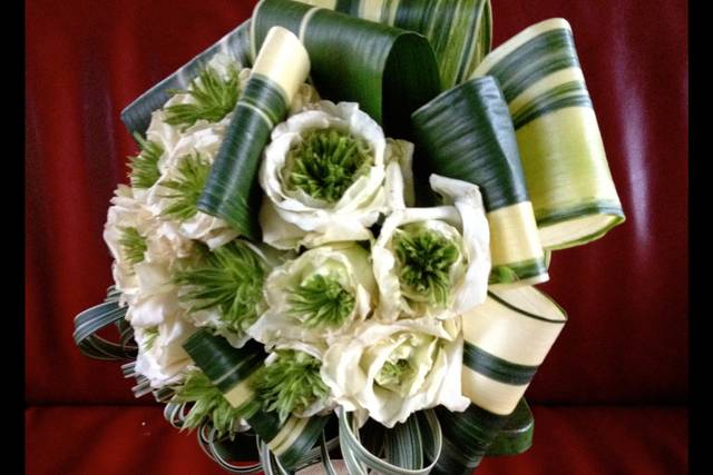 All-Natural, Charming Vintage Floral Elements, bouquet with green eyed roses, aspidestra leaves and varigated bear grass