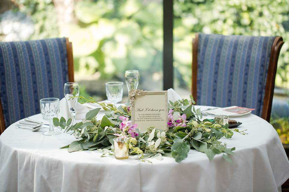 Sweetheart table in the conservatory