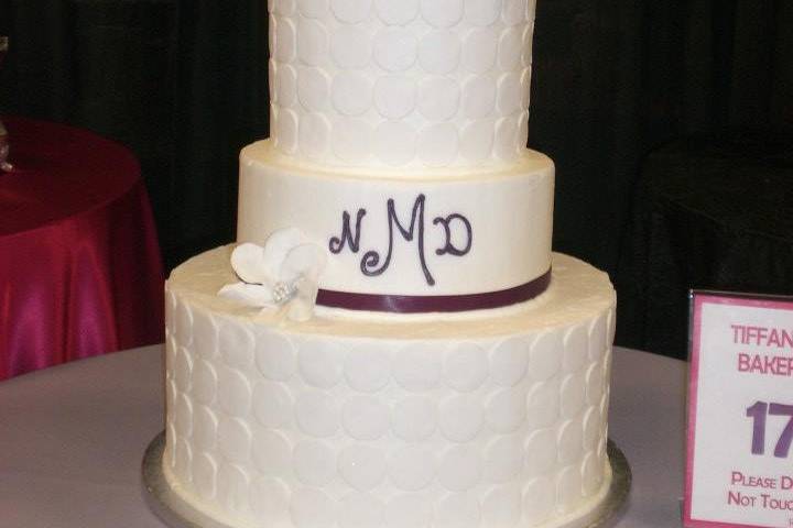 Simple wedding cake