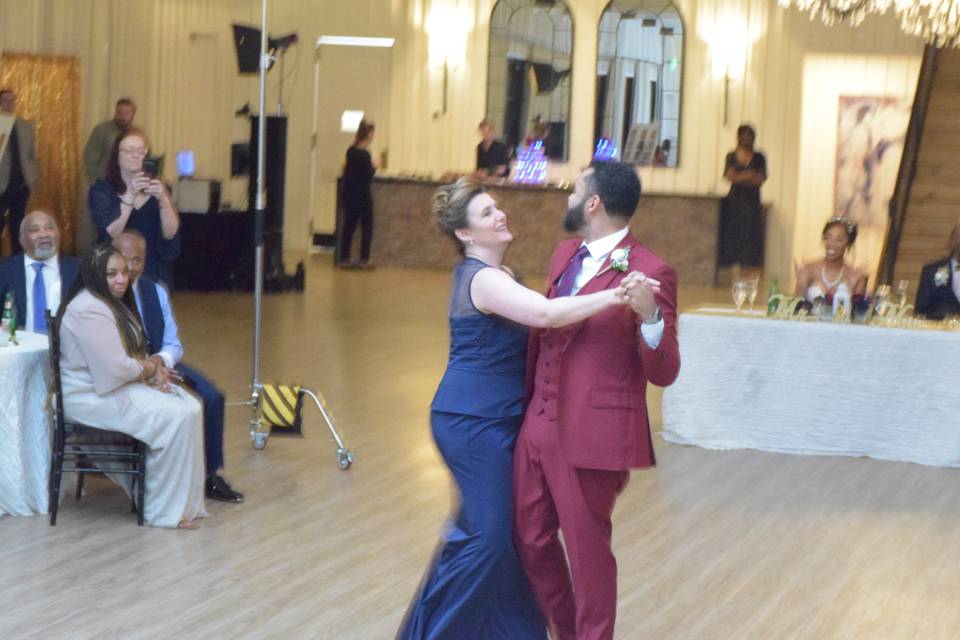 Groom and mom lovely dance