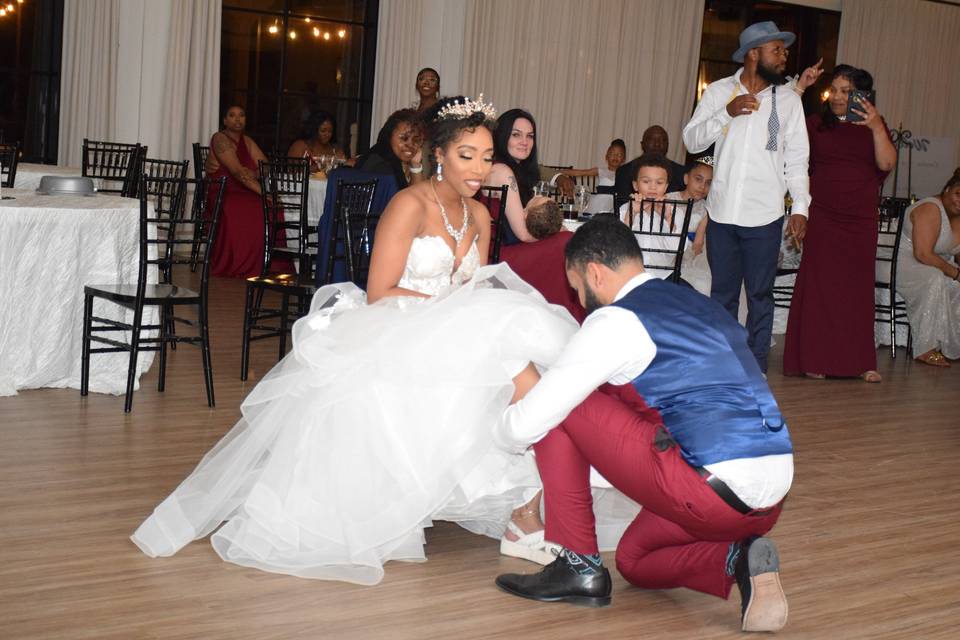 Garter removal by groom