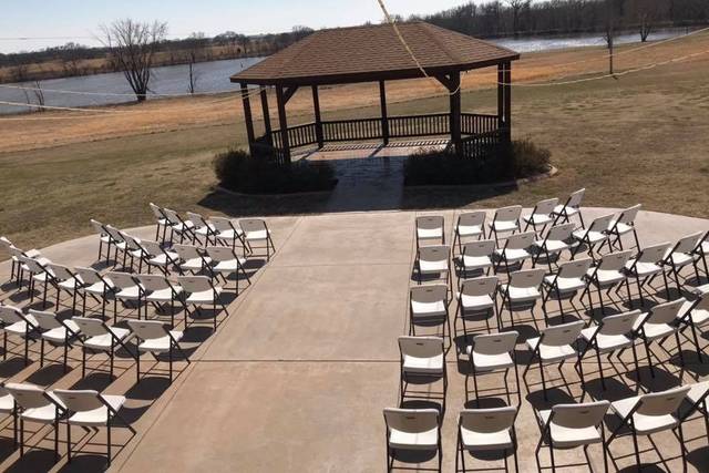 Outdoor pergola