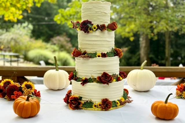 Fall Foliage Wedding Cake