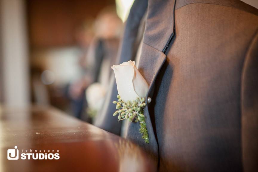 Rose Boutonniere with Lichen and Seeded Euc accents
A Floral Affair, Johnstone Studios