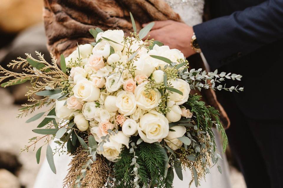 Bridal Bouquet
Ranunculus, Spray Roses, Polo Roses, Evergreen, Eucalyptus
Floral by A Floral Affair
Photo by Chris Glenn Photography