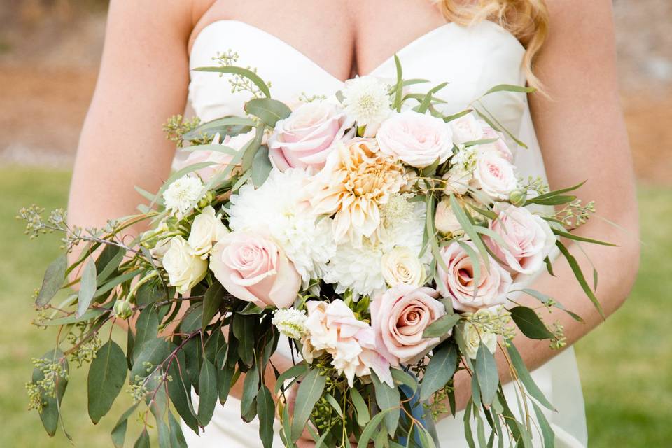 Bridal Bouquet
Cafe de Lait Dahlias, Roses, Eucalyptus
Floral by A Floral Affair
Photo by Harmony Hilderbrand Photography