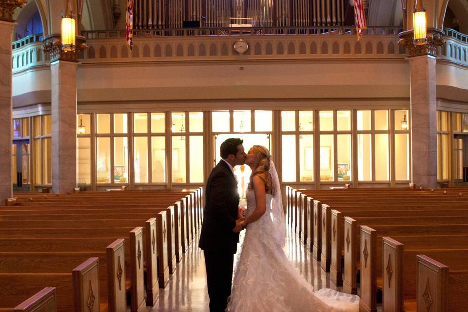 Down the aisle (Richard & Tara Photography)