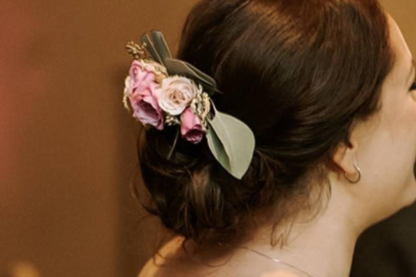 Floral hairpiece comb