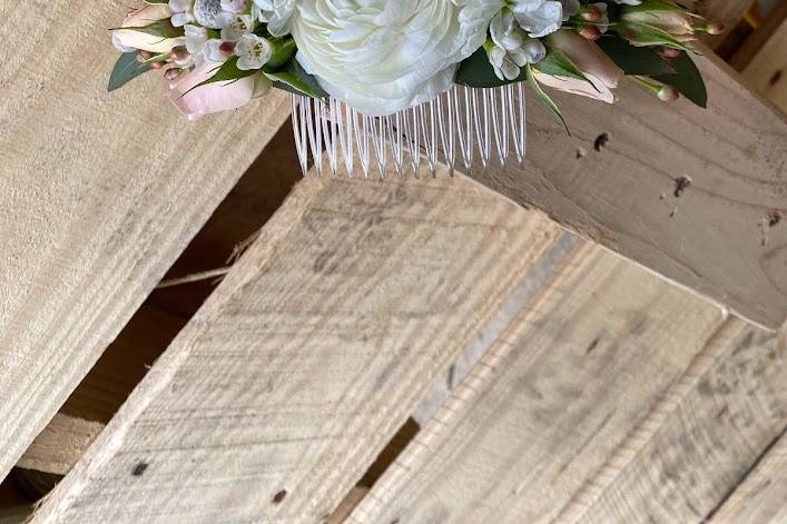 Hairpiece floral comb