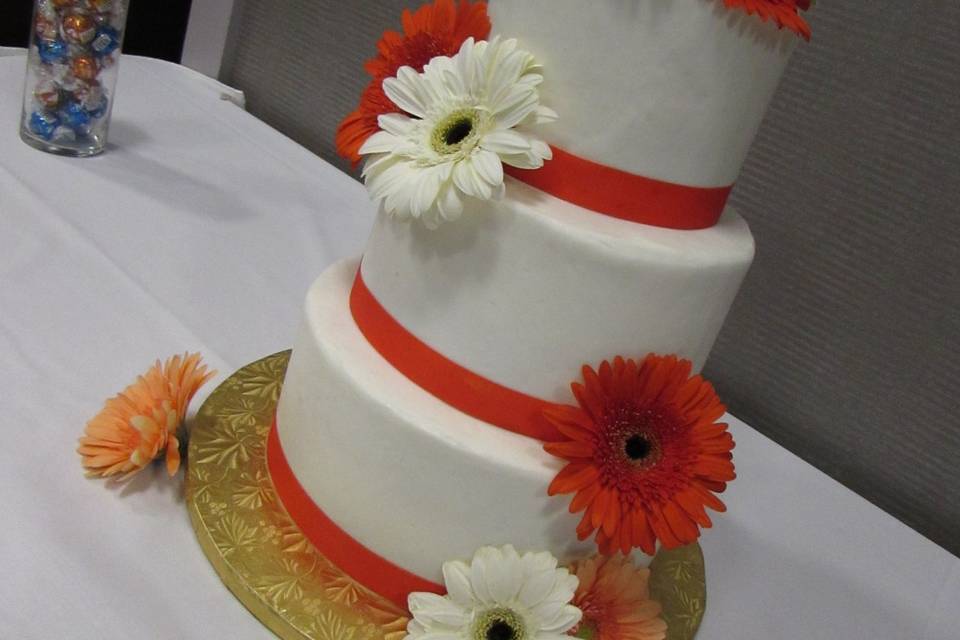 Summer wedding cake