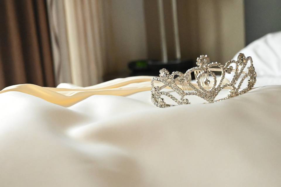 Crown and dress