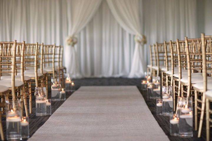 Aisle decor