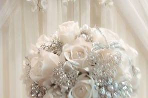 Brooch bouquet