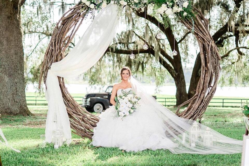 Circle arch decor