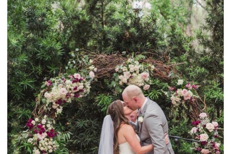 Willow arch ceremony decor