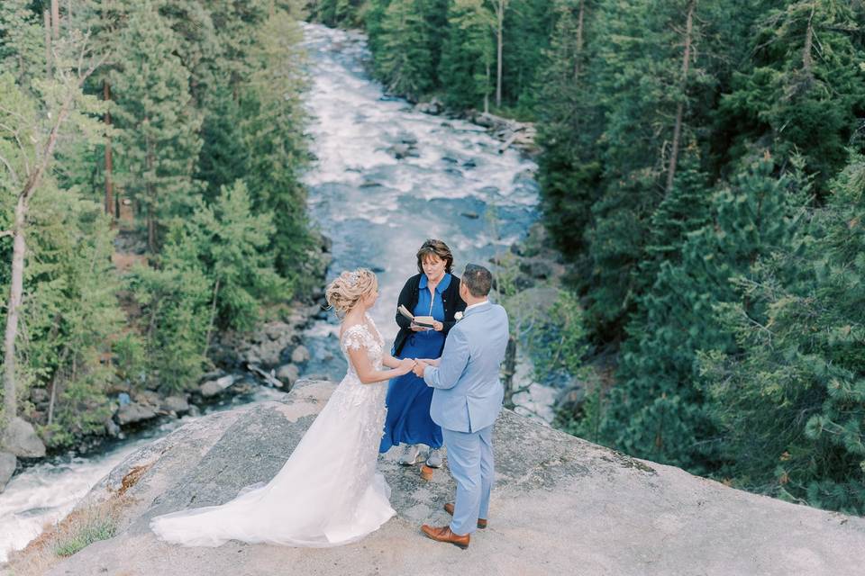 Eloping at Icicle Gorge