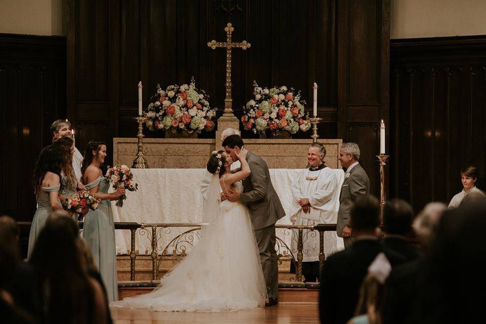 Couple's traditional kiss