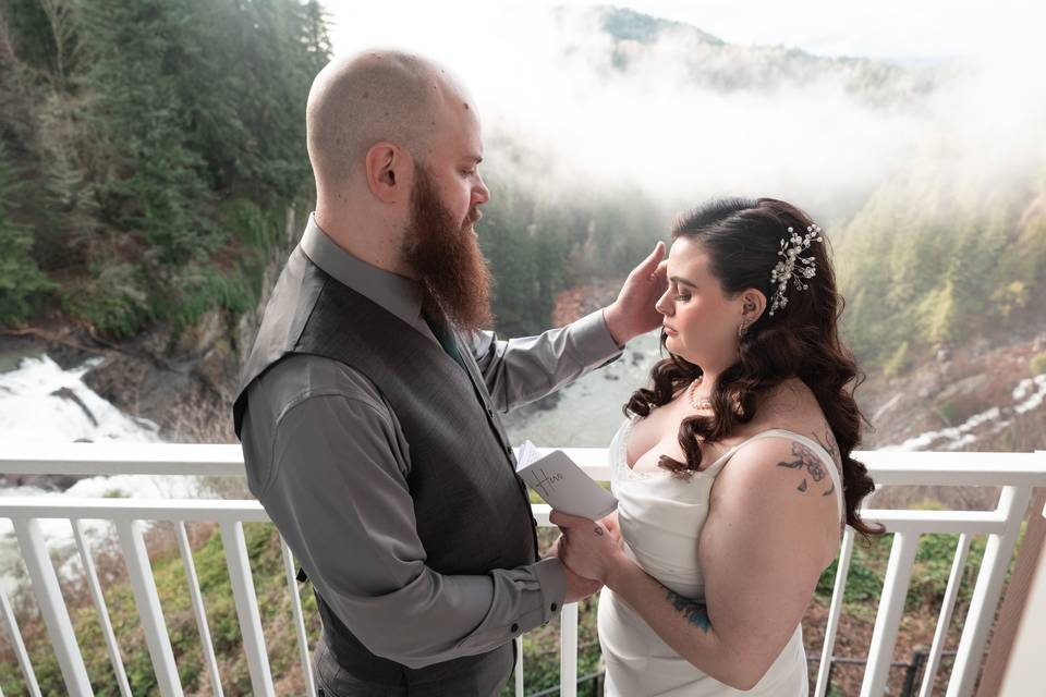 Private vows at Salish Lodge