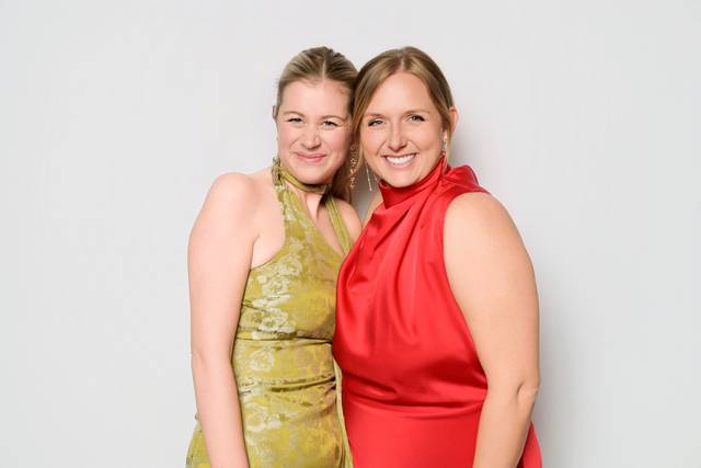 POSE PROS PORTRAIT BOOTH